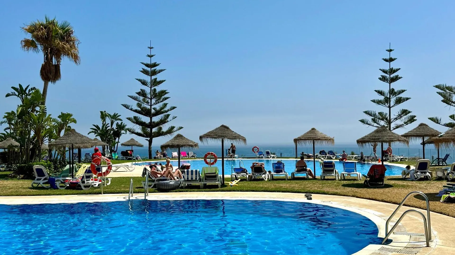 Apartamento Con Vistas Al Mar Y Piscina En Benalmadena Apartment