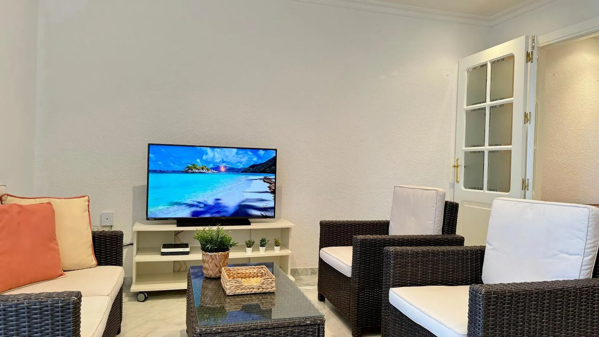 Apartamento Con Vistas Al Mar Y Piscina En Benalmadena Apartment